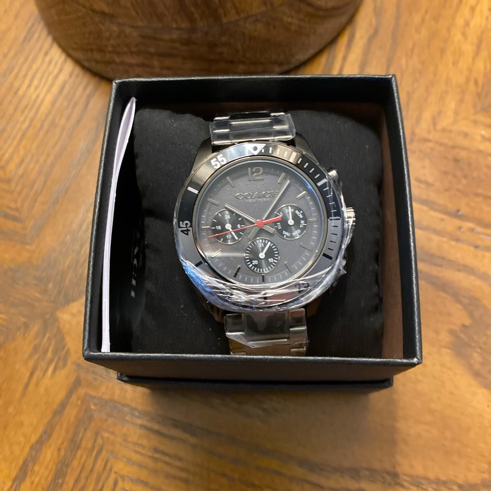 MAKE AN OFFER Brand New Men’s Coach Watch